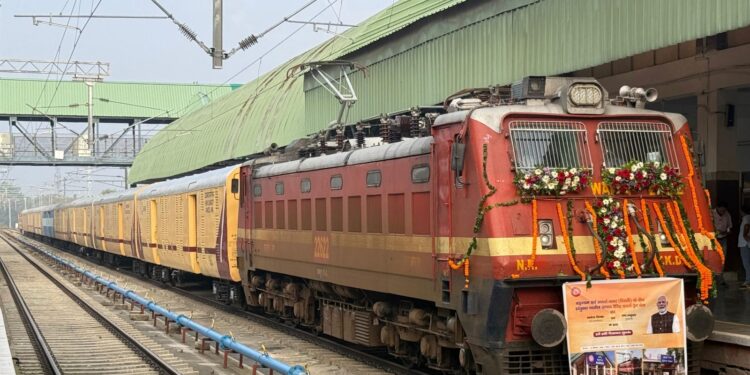 Lieutenant Governor flags off first dedicated Parcel Train from Budgam to Adarsh Nagar Delhi