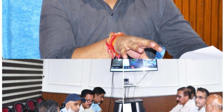 DC Rajouri chairs SDRF Relief Committee Meeting