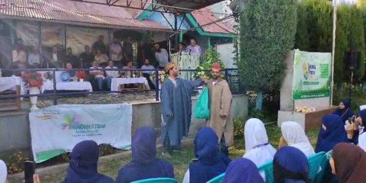 Cultural Unit Srinagar, DIC Kulgam, MC Kulgam organise awareness programme under Sewa Parv