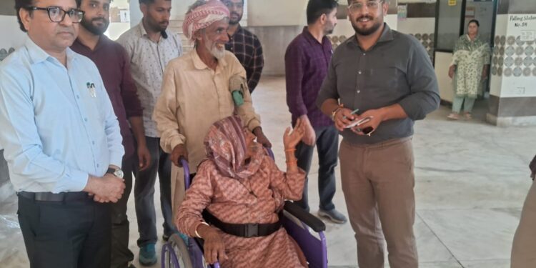 DC Rajouri inaugurates Ayushman Vay Vandana Drive to empower senior citizens with free healthcare access