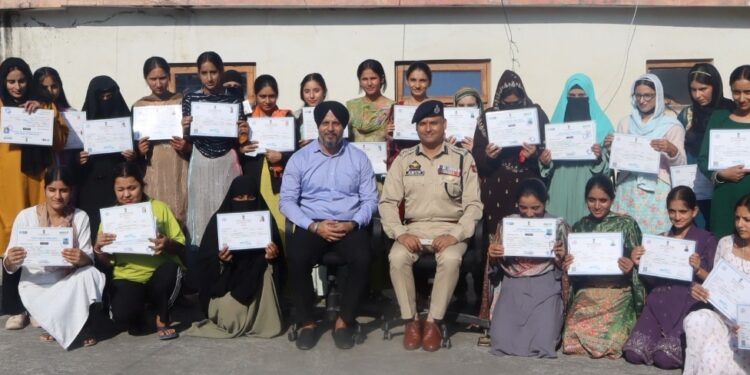 SSP Ramban encourages women trainees at SBI RSETI’s certificate distribution event
