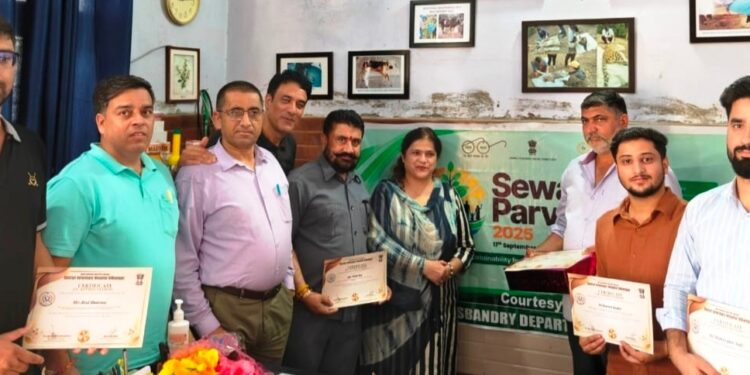 AHD Udhampur felicitates distinguished farmers, technocrats, facilitators on last day of Sewa Parv