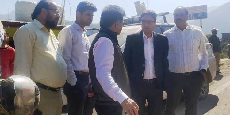 Ramban Administration closely monitors restoration work after partial collapse of protection wall at Dalwas