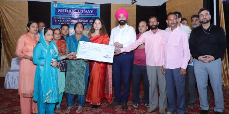 Labour Commissioner attends Shram Utsav at Kathua