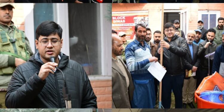DC Ganderbal chairs public outreach programme at Panchayat Wayil