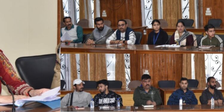 DC reviews progress of PM Surya Ghar Muft Bijli Yojana in Udhampur