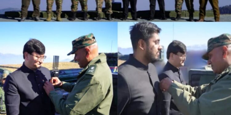 DC Baramulla, SDM Uri felicitated with Prestigious Army Commendation Cards