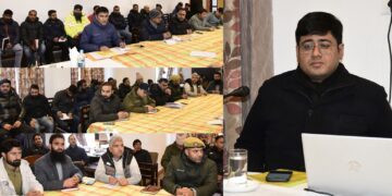 DC Ganderbal reviews Winter preparedness at Sonamarg