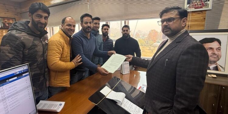 Satish Sharma meets delegations; reviews development issues, public grievances