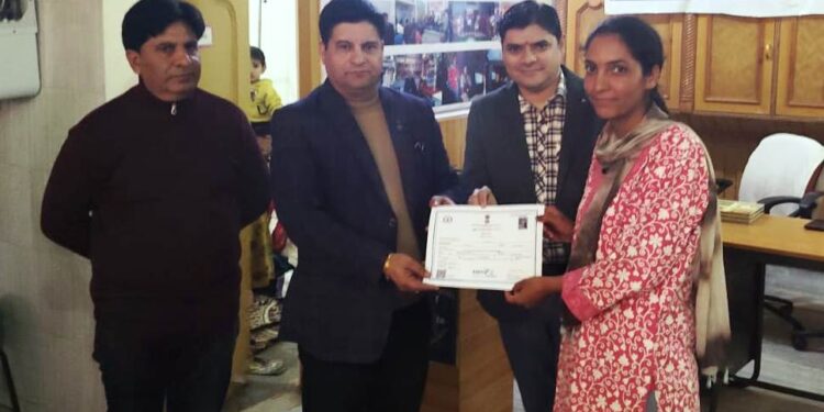 Rajouri: Women batch completes Beauty Parlour management course at JKBRSETI