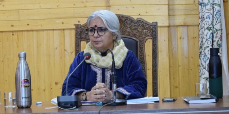 DC Bandipora reviews functioning of Kisan Khidmat Ghars