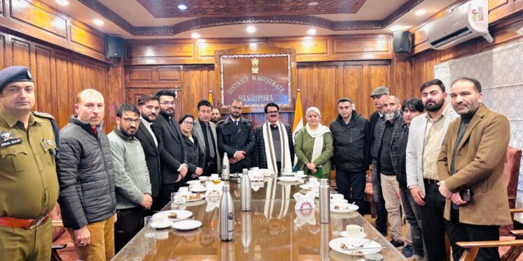 District Admin Bandipora Hosts Farewell for Outgoing PD&SJ, Welcomes Newly Posted AD&SJ