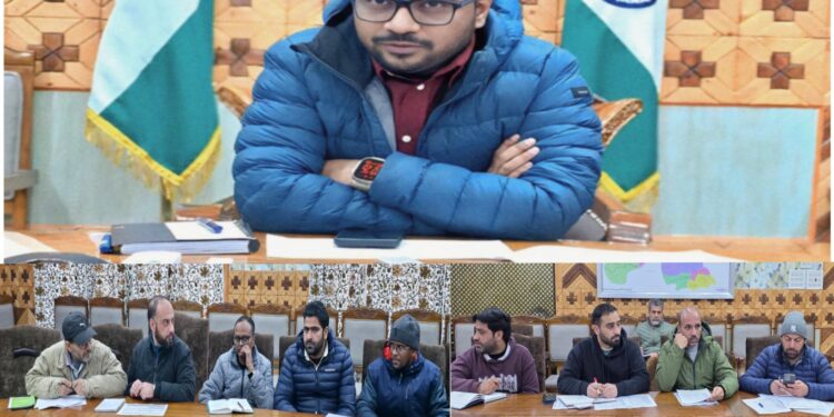 DC Kupwara reviews performance of PM Surya Ghar Muft Bijli Yojna