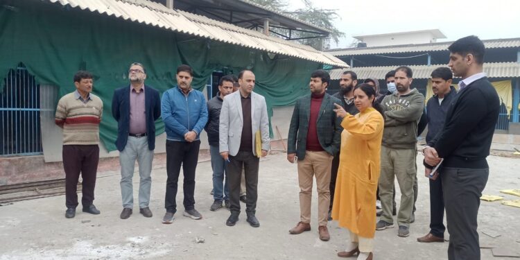 Commissioner Secretary H&UD reviews animal shelters, welfare facilities in Jammu