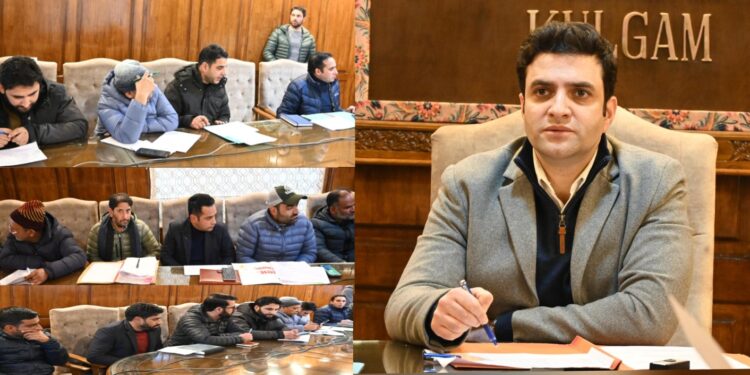 DC Kulgam chairs review meeting on PM Vishwakarma Scheme