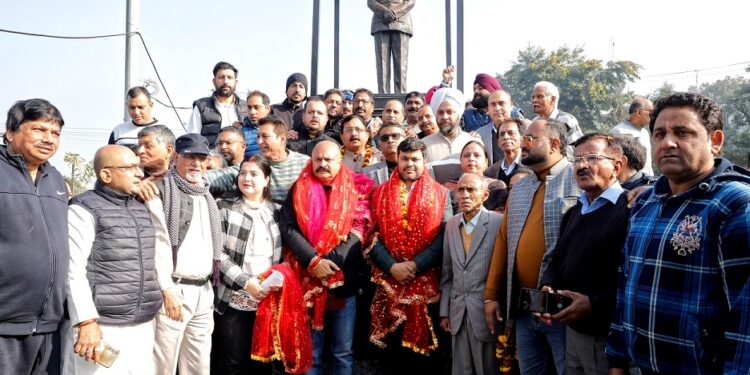 MLA Yudhvir Sethi inaugurates heritage statues, upgraded Brigadier Rajinder Singh rotary in Jammu city
