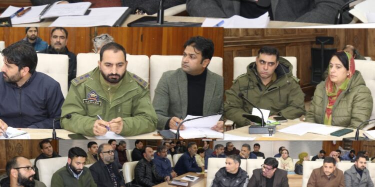 DC Srinagar, SMC Commissioner review winter preparedness in district
