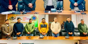 DC Kathua, officers pay tribute to late Dy DEO Samba