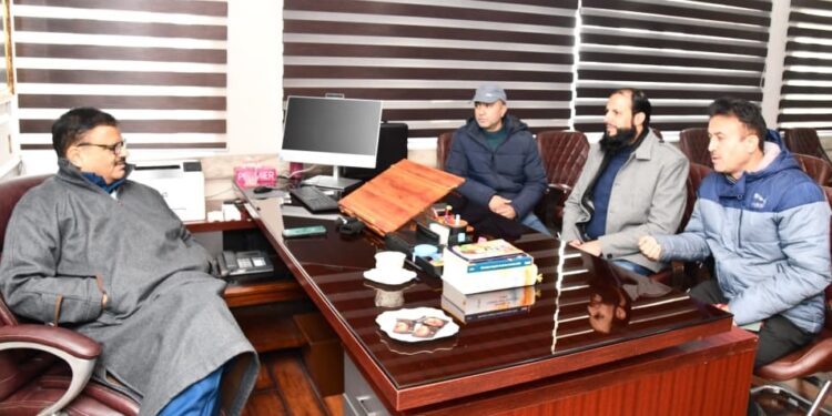 Deputations call on Javed Rana