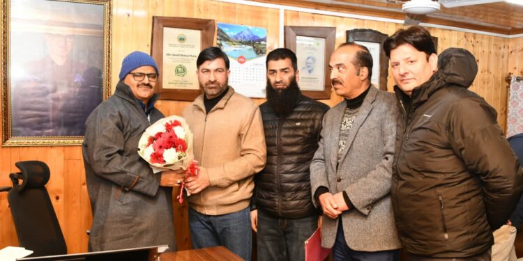 Deputations call on Javed Rana