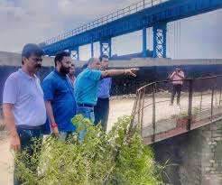DC Jammu reviews desilting, cleaning of irrigation canals