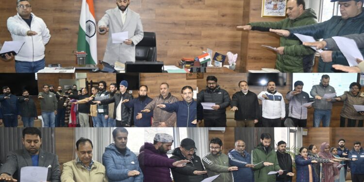 Director Information administers NVD pledge to officers, employees of DIPR at Jammu