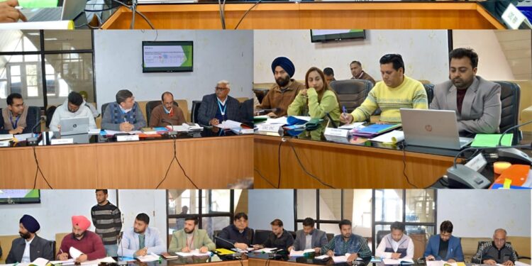 DDC Poonch chairs DLRC meet to review performance of banks