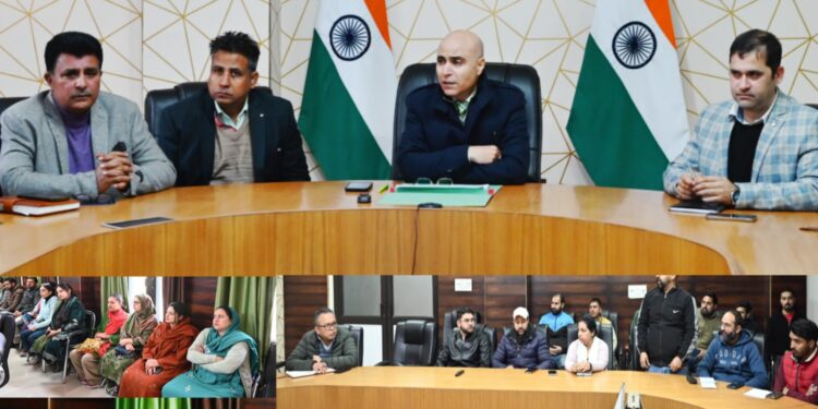 DC Kishtwar reviews performance of Kissan Khidmat Ghars, sets one-week deadline for 100% farm registration
