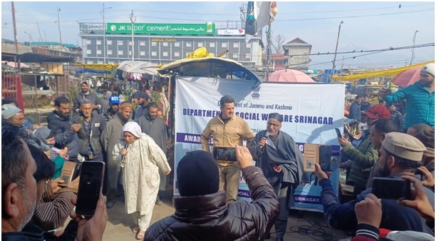 SWD Srinagar conducts Theme-Based Nukkad Natak to promote awareness on Welfare Schemes for senior citizens