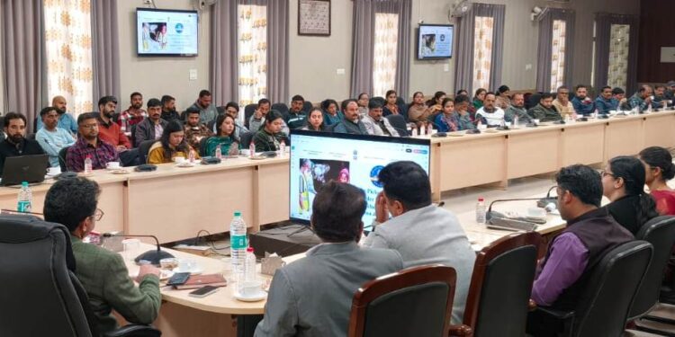 SBM-Grameen promotional seminar held at Samba; DC emphasises Clean Villages Movement