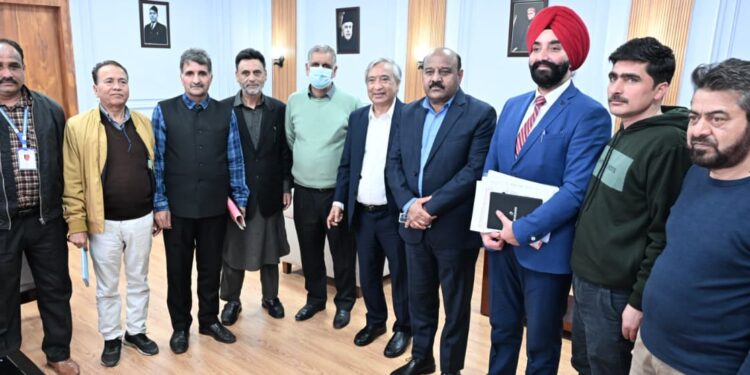 Deputy Chief Minister calls for simplifying rules for workers’ welfare