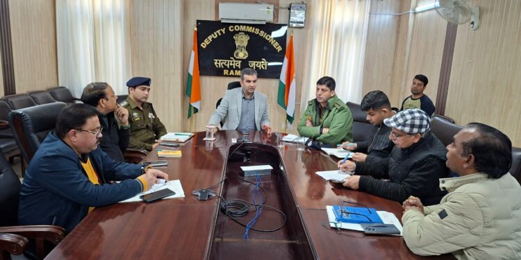 DC Ramban reviews measures to decongest roads, ensure smooth traffic movement on NH-44
