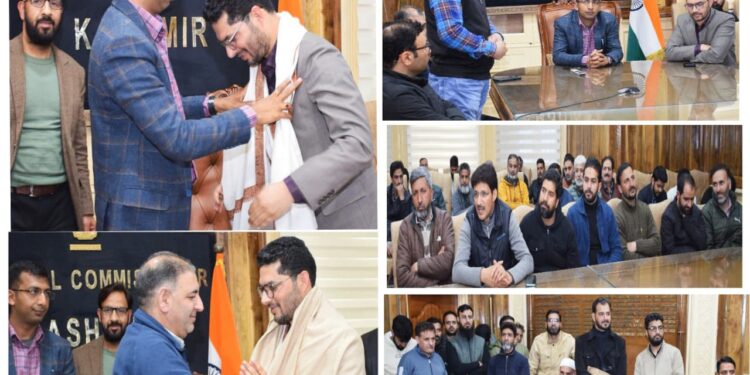 Div Com Office Bids Farewell to Deputy Director Planning (E&S) on his transfer