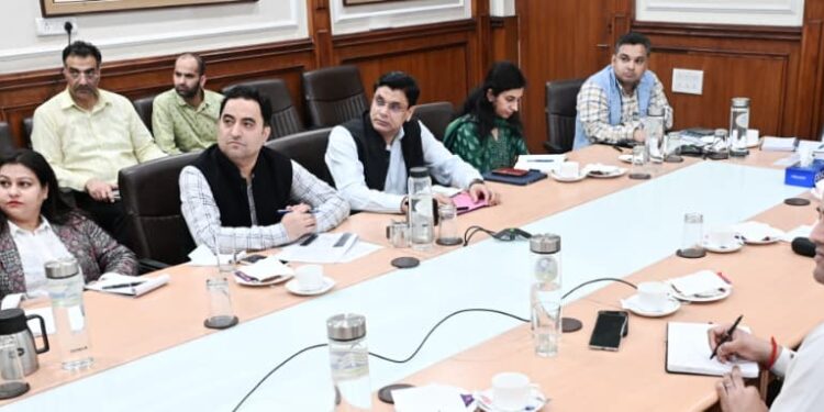 CS assesses roadmap for establishment of future-ready IT Parks in J&K