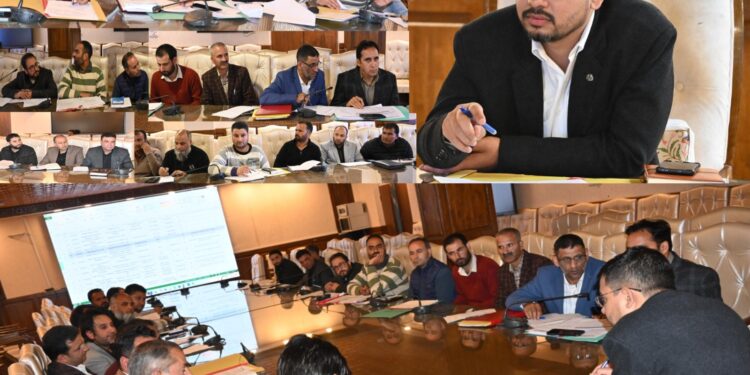 DC Kulgam chairs meeting to review status of public grievances, stresses prompt redressal