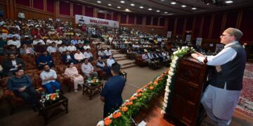 CM Omar Abdullah greets people on Mahavir Jayanti