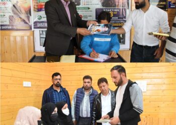 Book Donation Drive emerges a beacon of hope under Nasha Mukht J&K Abhiyan Campaign in Shopian