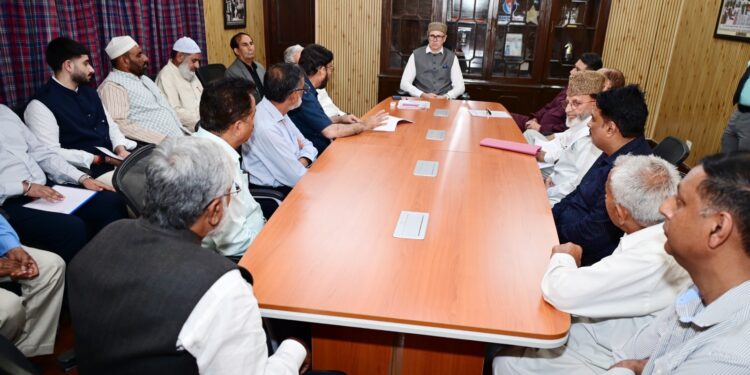 DC Bandipora visits Nyle, Bagtore; Reviews public issues, Assesses Developmental needs