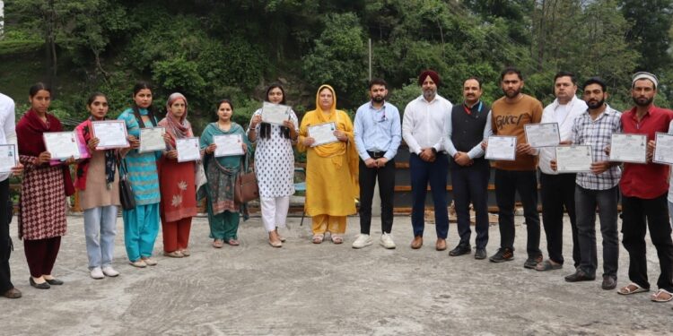 20 youth complete EDP training at SBI- RSETI Ramban