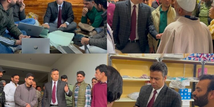 DC Anantnag visits Mini Secretariat, SDH Bijbehara