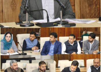 DC Srinagar assesses progress of I&FC projects to strengthen flood management mitigation measures