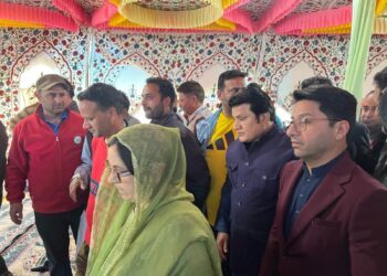 Sakeena Itoo visits Zainapora, expresses solidarity with MLA Showkat Hussain Ganie on mother’s demise