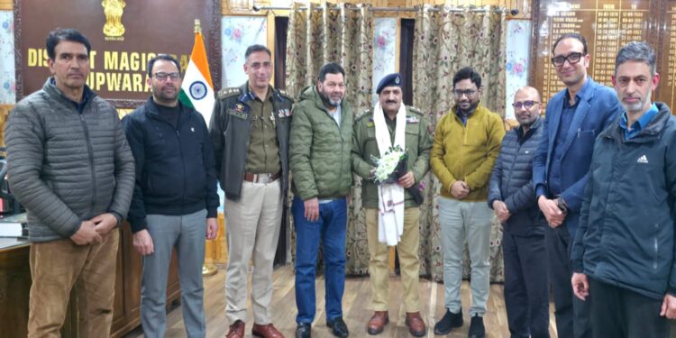 District Admin Kupwara bids farewell to outdoing ASP Kupwara