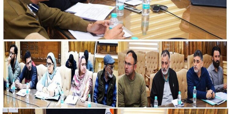 Div Com Kashmir chairs MDC Meeting on Traffic Management; Emphasizes on effective decongestion measures