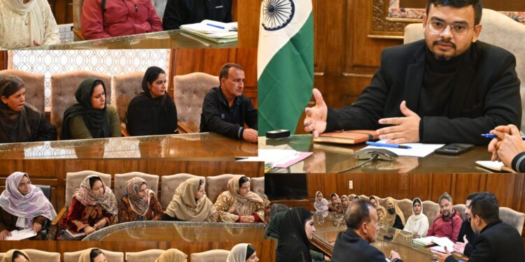 DC Kulgam chairs meeting to strengthen Waste Collection & Segregation under SBM 2.0