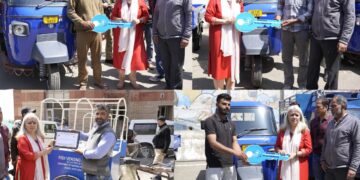 DC Bandipora Distributes Three-Wheelers, Fish Vending Carts; Inaugurates Live Fish Vending Centre under PMMSY