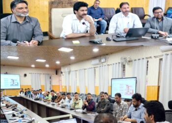 Deputy Commissioner Baramulla chairs Meeting on Census Preparations
