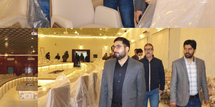 DC Srinagar reviews progress of upgradation, renovation works at Banquet Hall-Conference Complex at MA Road