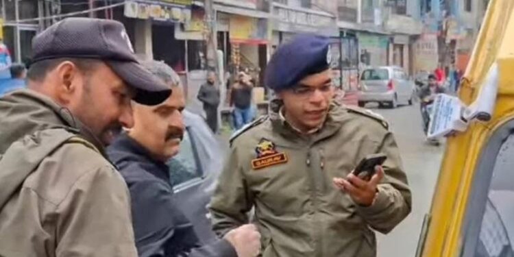 Major traffic enforcement drive conducted in Rajouri: Over 20 E-Autos seized