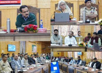 Zubair reviews NMBA implementation in Bandipora; stresses on sustained 100-Day campaign strategy